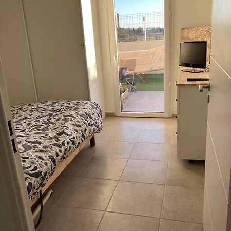 Appartement Rdc Avec Parking Prive La Fare-les-Oliviers 외부 사진