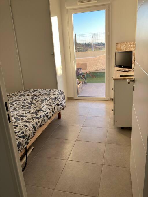 Appartement Rdc Avec Parking Prive La Fare-les-Oliviers 외부 사진
